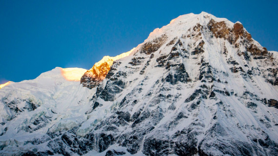 आरोहण सुरु भएको ७२ वर्षपछि अन्नपूर्ण हिमालको फोहोर संकलन 